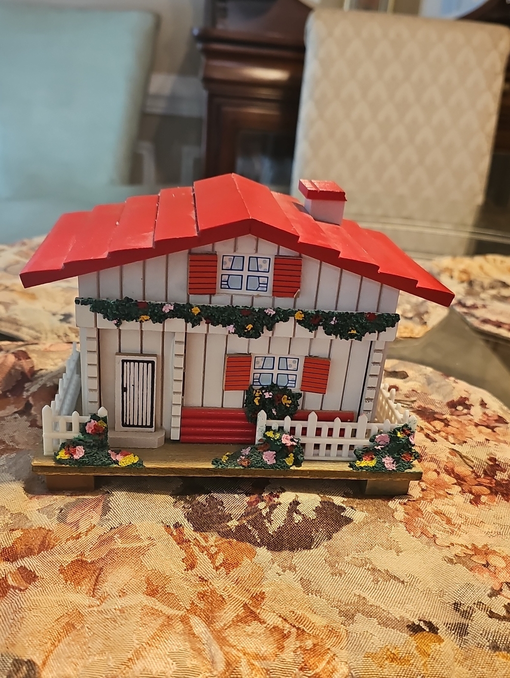 Red Roof Decorative Jewelry Box